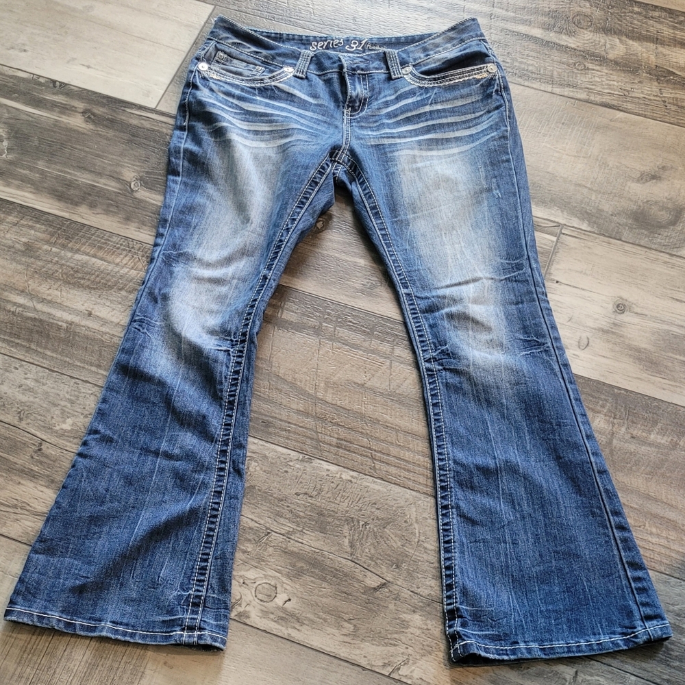 Amethyst Series 31 Size 9 Flare Blue Jeans